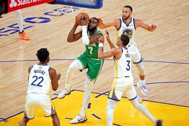 阿森纳近10次英超客战西汉姆5胜4平1负